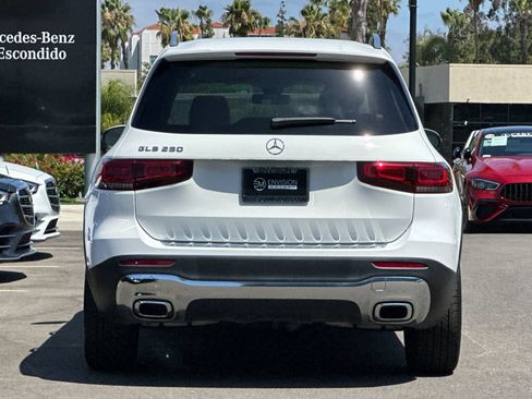 Used 2022 Mercedes-Benz GLB 250 image 4