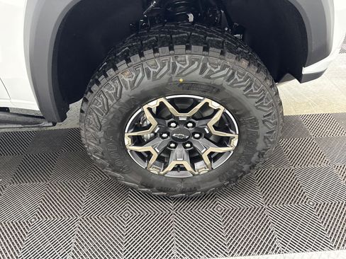 New 2026 Chevrolet Colorado ZR2 image 24
