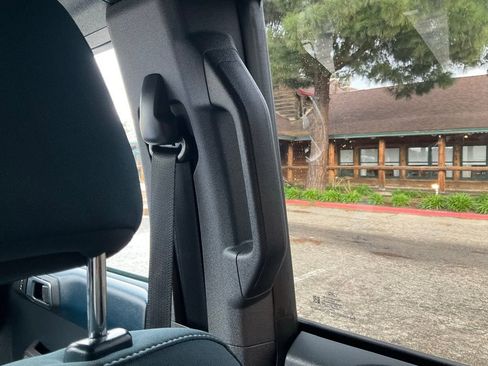 Used 2023 Ford Bronco Outer Banks image 36