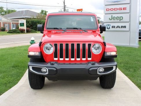 Used 2022 Jeep Wrangler Unlimited Sahara AWD/4WD image 6