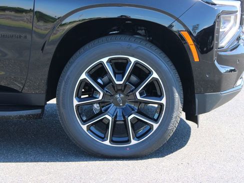 New 2026 Chevrolet Suburban RST AWD/4WD image 12