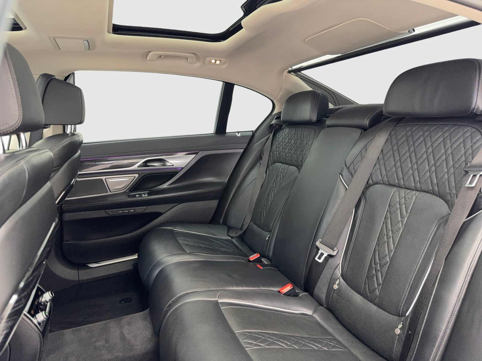 Used 2022 BMW 740i RWD image 36