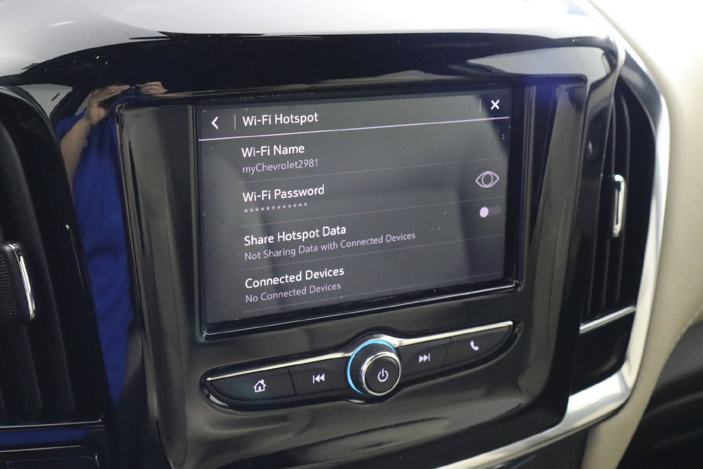 Used 2023 Chevrolet Traverse LS FWD image 32