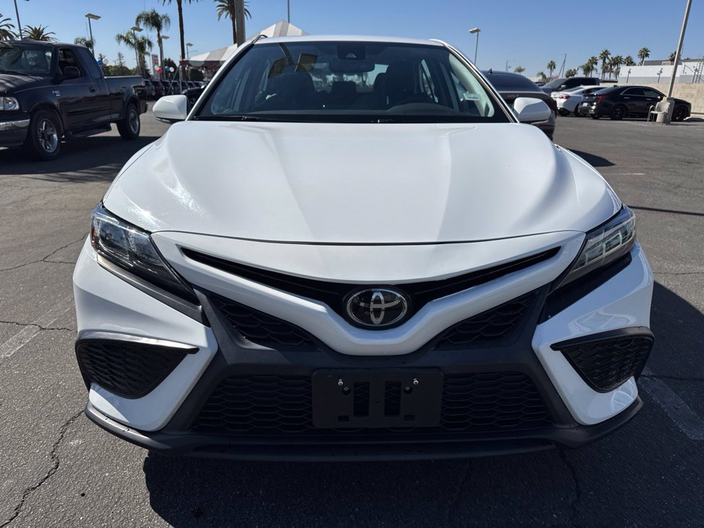 Used 2024 Toyota Camry SE w/ Cold Weather Package FWD image 6