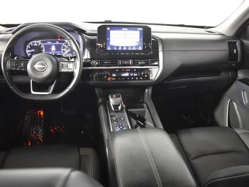 Used 2024 Nissan Pathfinder SL AWD/4WD image 29