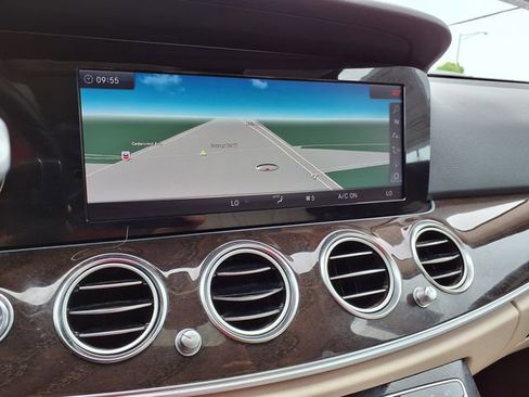 Used 2018 Mercedes-Benz E 300 image 27