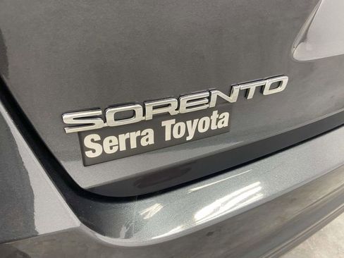 Used 2020 Kia Sorento FWD V6 image 10