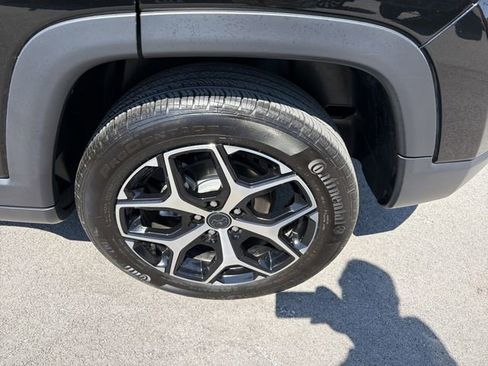 Used 2025 Jeep Compass Limited AWD/4WD image 12