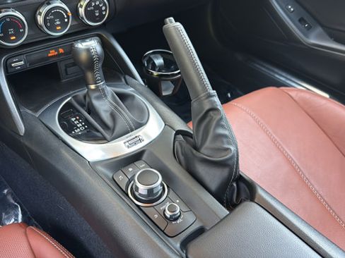 Used 2023 MAZDA MX-5 Miata Grand Touring w/ Weather Package RWD image 31