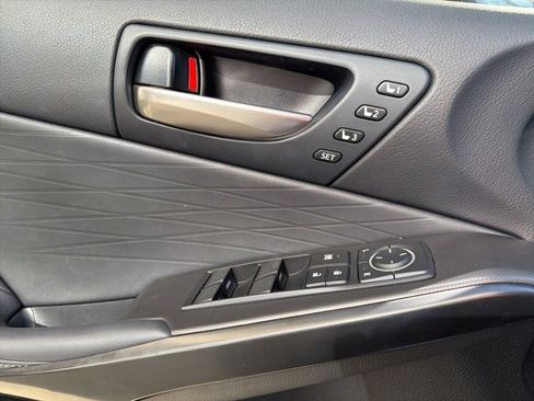 Used 2022 Lexus IS 350 F Sport image 11