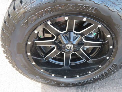 Used 2017 Ford F150 Lariat w/ Equipment Group 502A Luxury image 7