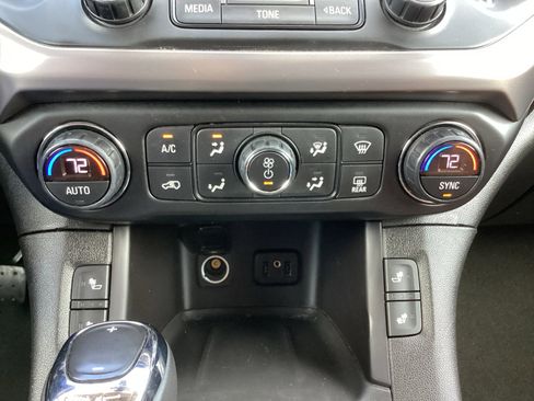 Used 2018 GMC Acadia SLT image 19