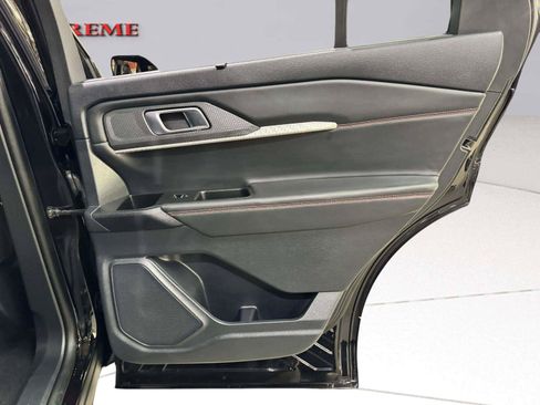 Used 2025 Ford Explorer ST-Line w/ Premium Package RWD image 24