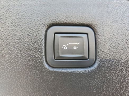 Used 2022 Chevrolet Blazer Premier w/ Enhanced Convenience Package image 10