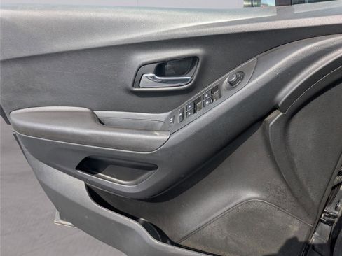 Used 2016 Chevrolet Trax LT image 14