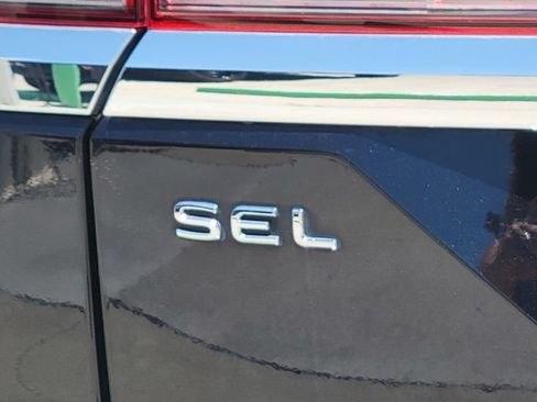 Used 2024 Volkswagen Atlas SEL Premium R-Line AWD/4WD image 13