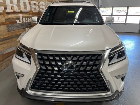 Used 2023 Lexus GX 460 Premium w/ Accessory Package AWD/4WD image 7