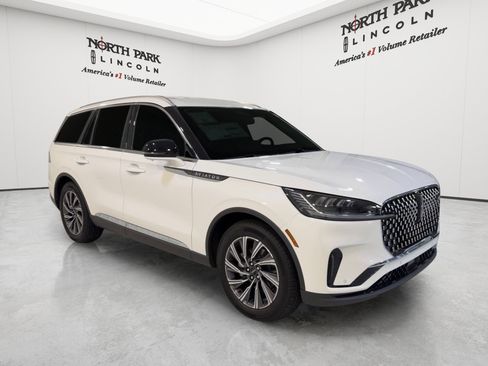 New 2026 Lincoln Aviator 2WD image 7