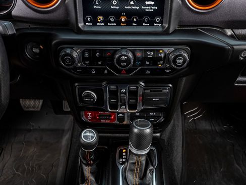 Used 2023 Jeep Gladiator Mojave w/ LED Lighting Group AWD/4WD image 26