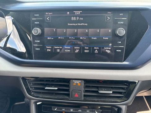Used 2023 Volkswagen Taos SE w/ Panoramic Sunroof Package AWD/4WD image 28