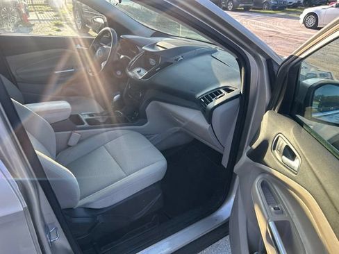 Used 2018 Ford Escape SE w/ SE Sync 3 Package AWD/4WD image 9