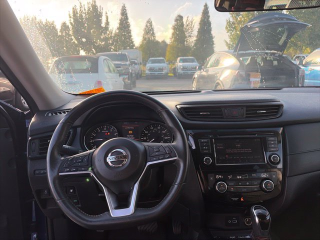 Used 2018 Nissan Rogue SV FWD image 11