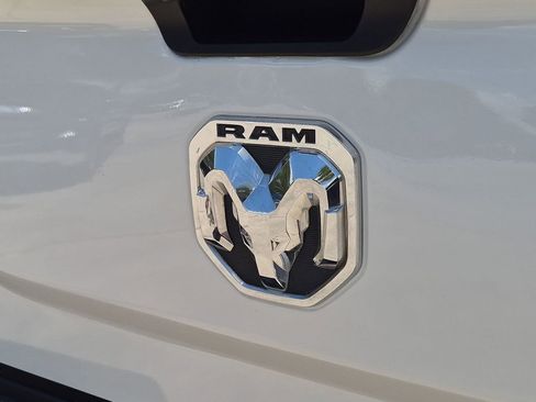 Used 2024 RAM 2500 Tradesman w/ Chrome Appearance Group AWD/4WD image 5