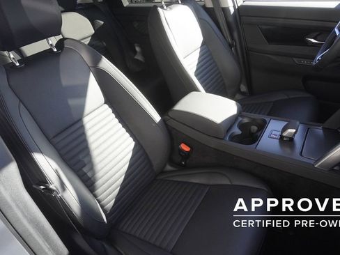 Used 2025 Land Rover Discovery Sport S image 23