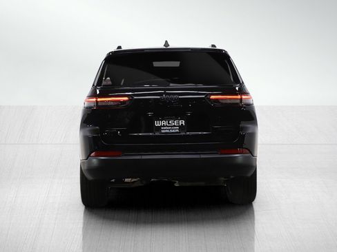 Used 2025 Jeep Grand Cherokee L Limited w/ Black Appearance Package image 4