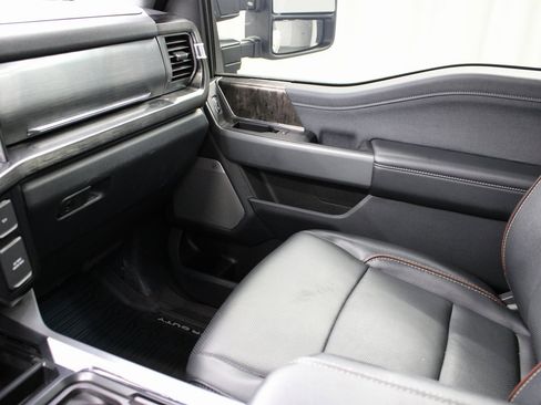 Used 2023 Ford F250 Lariat w/ Lariat Ultimate Package image 27