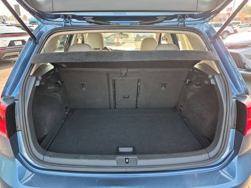 Used 2016 Volkswagen Golf SE w/ Lighting Package FWD image 23