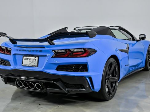 Used 2024 Chevrolet Corvette Z06 w/ Z07 Performance Package RWD image 12