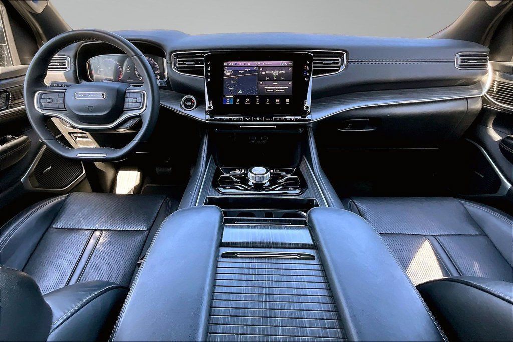 Certified 2024 Jeep Wagoneer L Series III w/ Flexible Seating Group AWD/4WD image 8