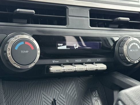 Used 2025 Toyota Tacoma SR image 17