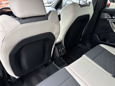 Used 2025 BMW X2 xDrive28i image 12