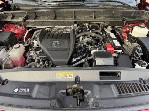 Certified 2023 Toyota Highlander XLE image 34