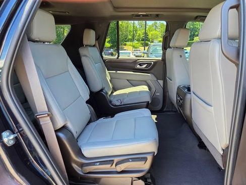 Used 2022 Chevrolet Tahoe LT w/ LT Signature Plus Package AWD/4WD image 23