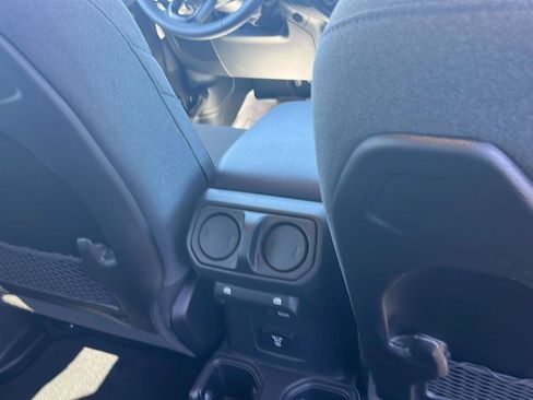 Used 2026 Jeep Wrangler Unlimited Rubicon AWD/4WD image 28