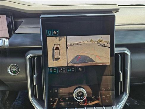 New 2025 GMC Acadia Elevation image 13