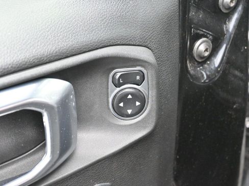 Used 2023 Jeep Gladiator Sport image 10