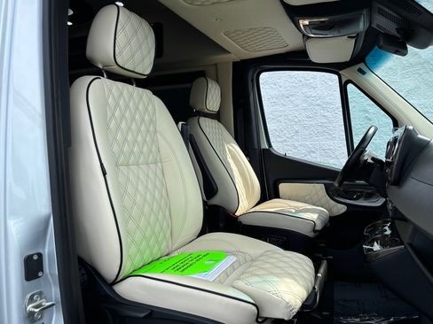 Used 2020 Mercedes-Benz Sprinter 3500 image 24