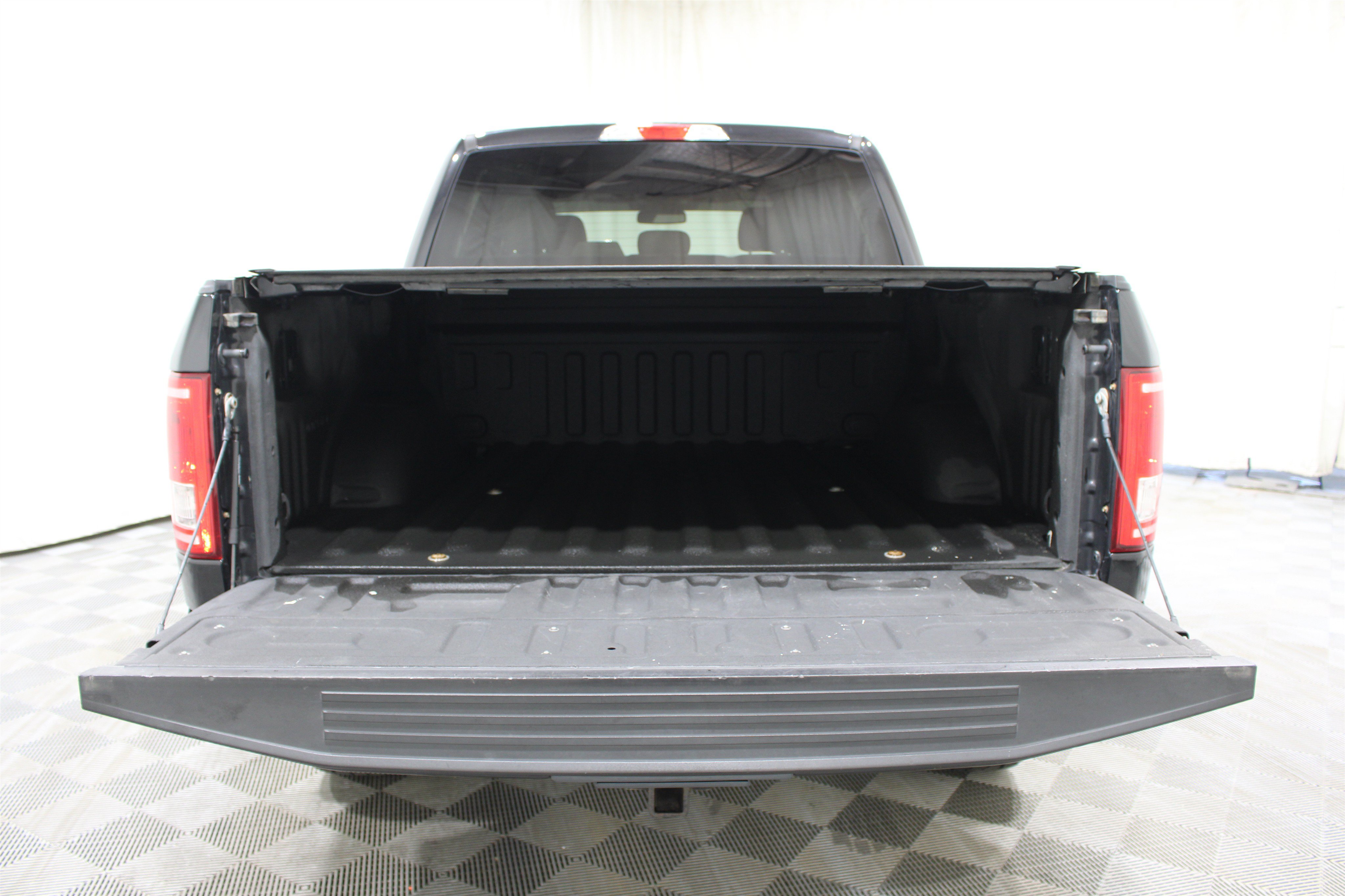 Used 2015 Ford F150 XLT w/ Equipment Group 301A Mid AWD/4WD image 21