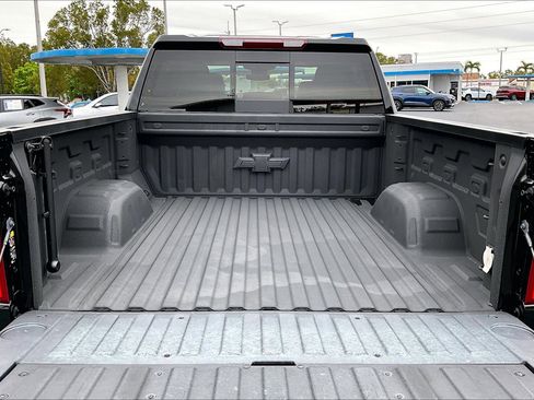 Certified 2024 Chevrolet Silverado 1500 RST w/ Redline Edition AWD/4WD image 7