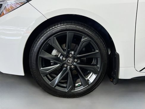 Used 2025 Toyota Corolla SE w/ Convenience Package image 14