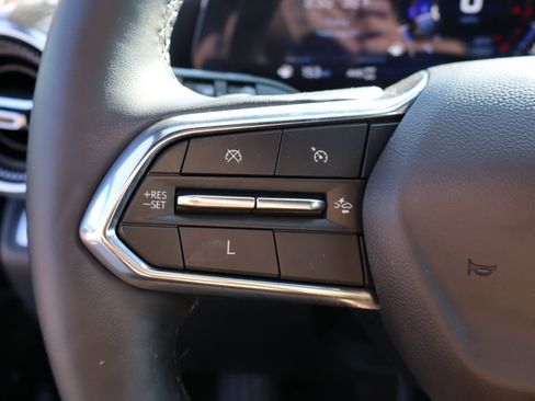 Used 2025 Chevrolet Equinox LT w/ Safety and Technology Package image 14