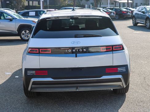 Used 2025 Hyundai Ioniq 5 SEL image 8