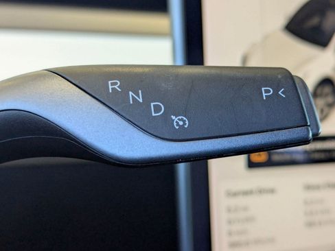 Used 2021 Tesla Model Y Long Range image 27