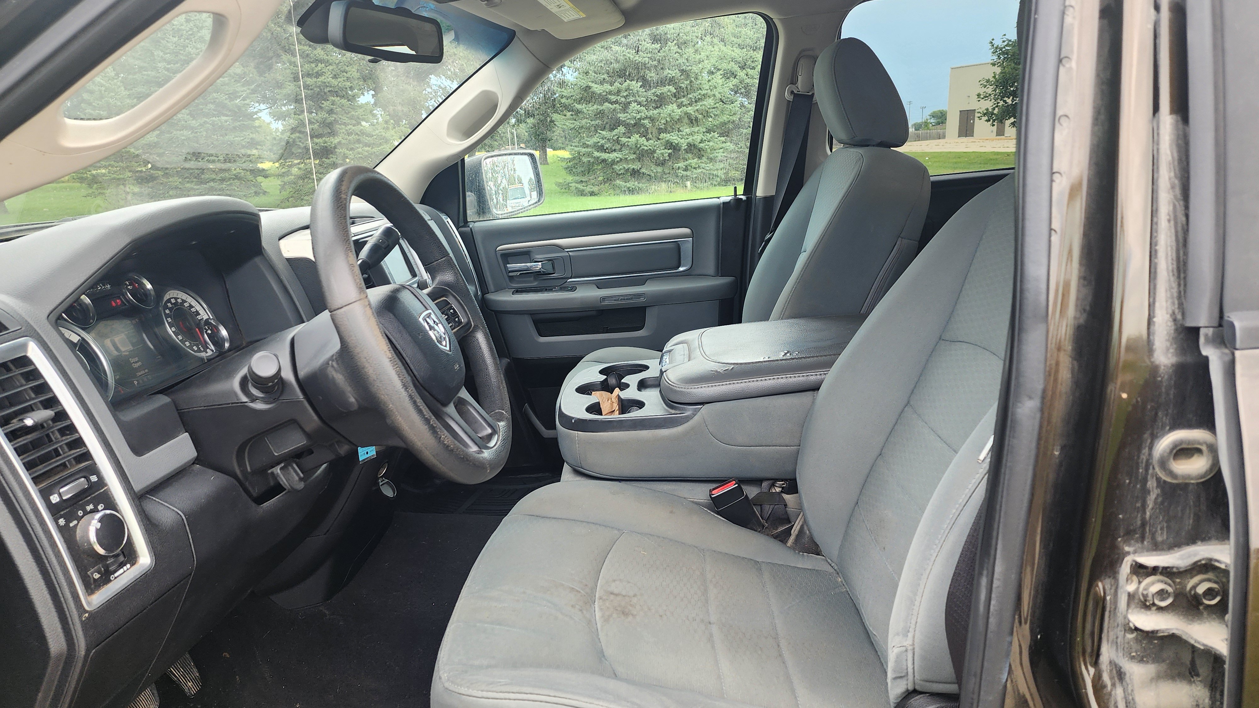 Used 2013 RAM 1500 Classic SLT w/ Premium Display Pkg AWD/4WD image 10