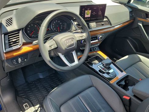 Certified 2024 Audi Q5 Premium w/ Convenience Package AWD/4WD image 2