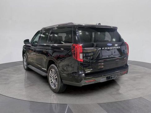 Certified 2025 Ford Expedition Active AWD/4WD image 3